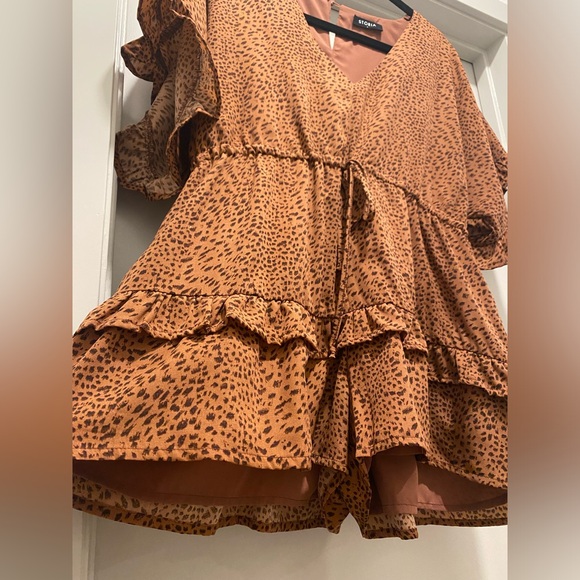 Storia Keep Your Edge Brown & Black Leopard Animal Print Ruffle Romper - S - Picture 13 of 17